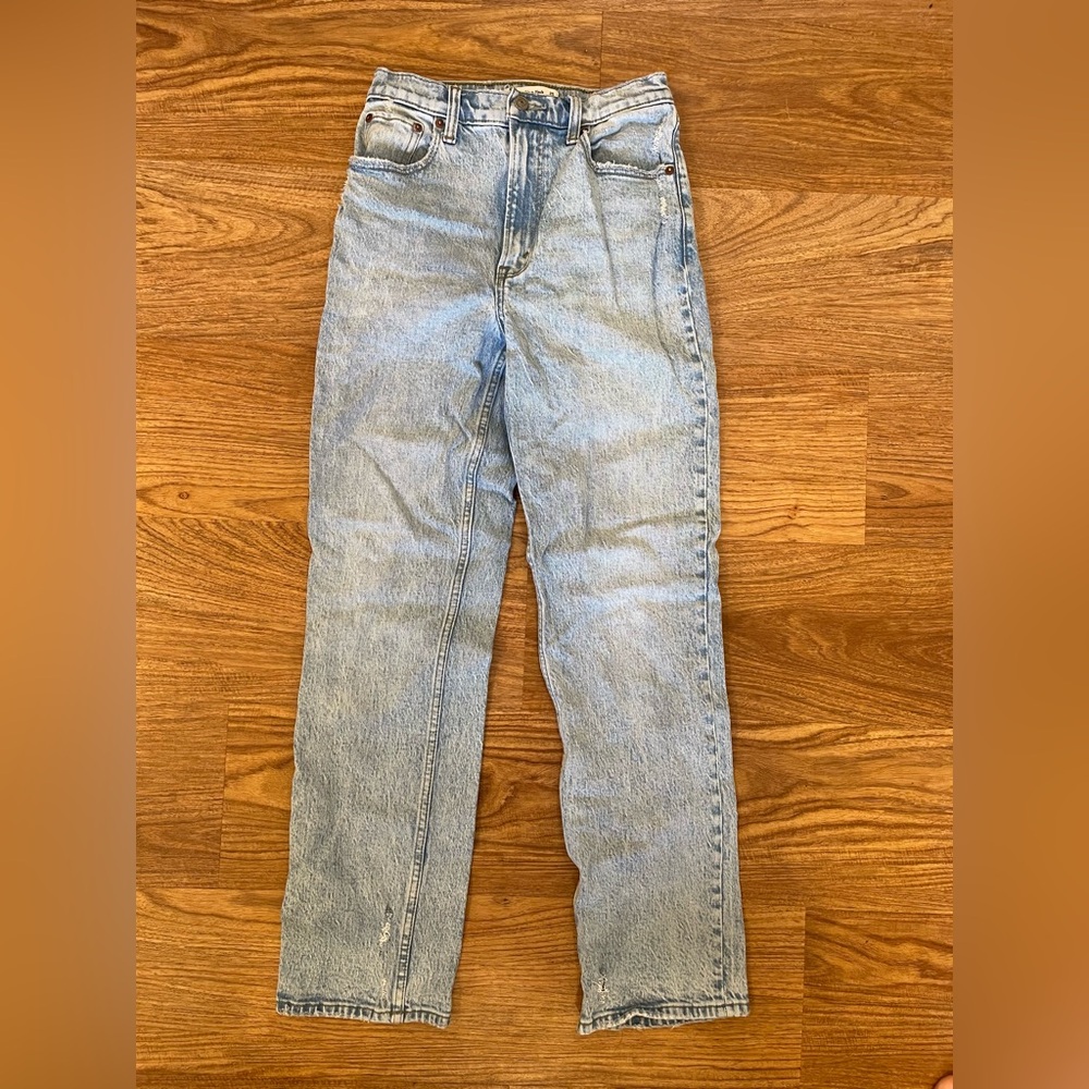 Abercrombie & Fitch Ultra High Rise 90’s Straight Leg Jeans